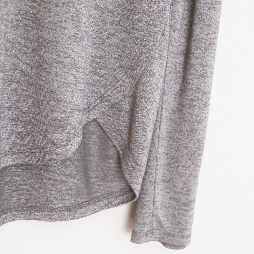 Vince Layered Two Tone Long Sleeve Tee Top M Round Neckline Curve Hem Sleek Slim - Picture 13 of 15